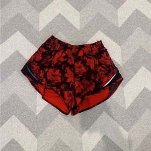 Lululemon Hotty Hot Shorts Low-rise 2.5”